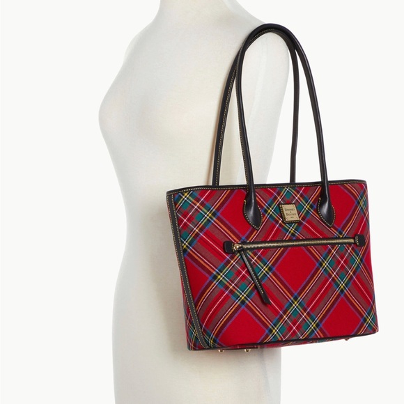 🆕 Dooney & Bourne Tartan Red Plaid Tote Bag - Picture 1 of 15